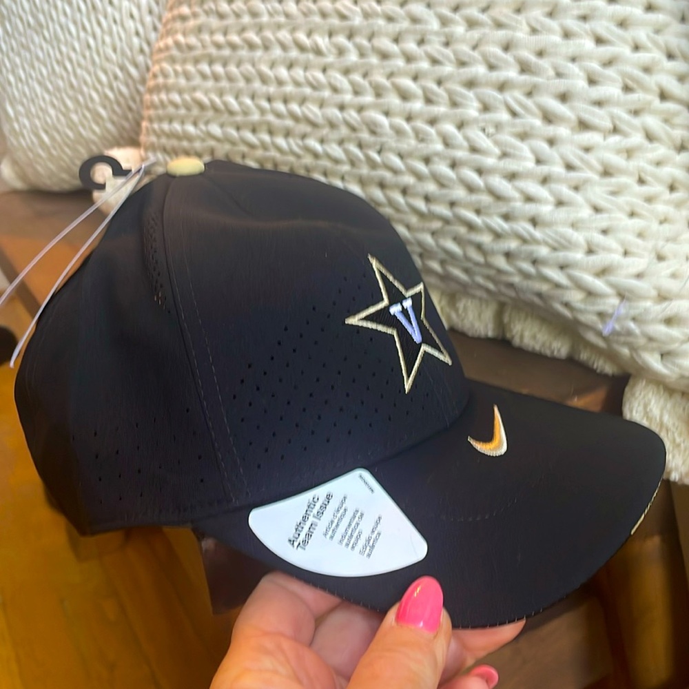 NWT Vanderbilt University, Nike , Dri-fit, authentic team issue baseball cap .